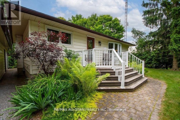 Bedroom 4 - 690 Post Road, Kawartha Lakes, ON K0L2X0 Photo 2