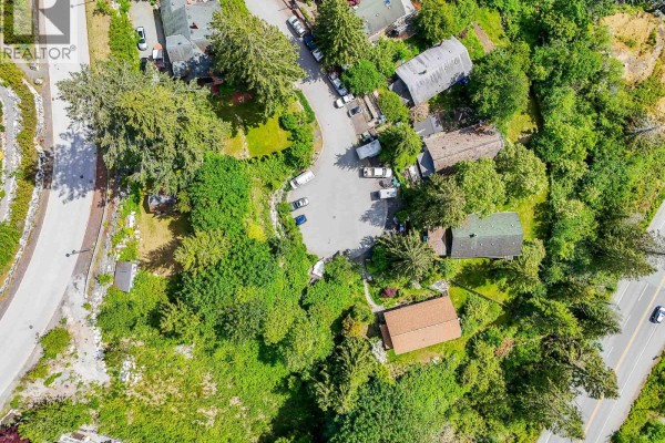 690 Shaughnessy Place, Squamish, BC V8B1J1 Photo 5