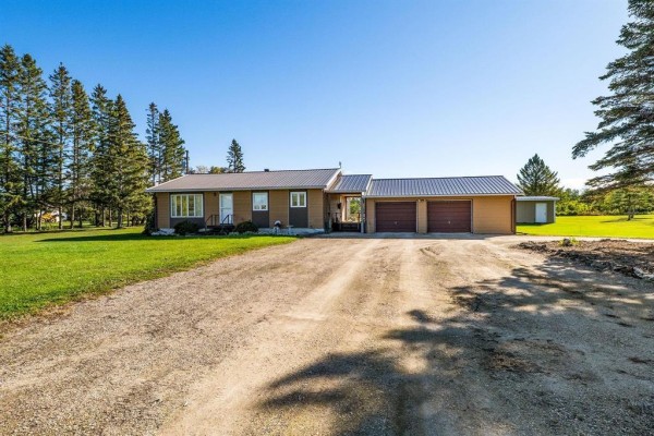 Mud room - 69013 43 Road E, Beausejour, MB R0E0C0 Photo 2