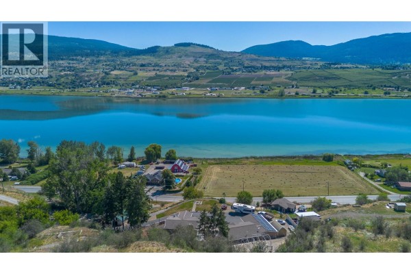 3pc Ensuite bath - 6902 Old Kamloops Road, Vernon, BC V1H1W1 Photo 5