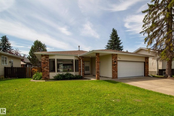 Kitchen - 6907 19 Av Nw, Edmonton, AB T6K2G7 Photo 3