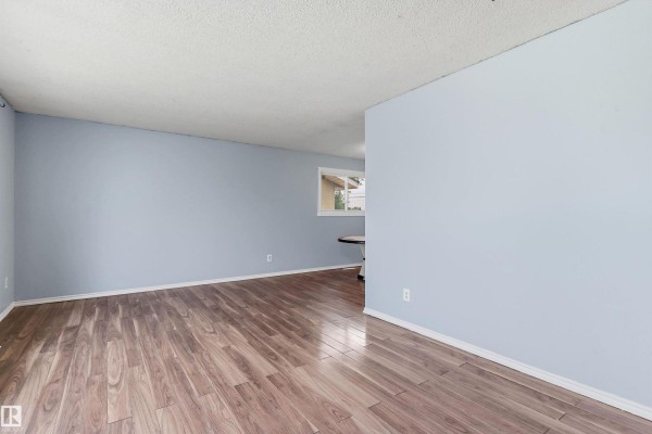 Bedroom 2 - 6907 Delwood Rd Nw, Edmonton, AB T5C3A6 Photo 5