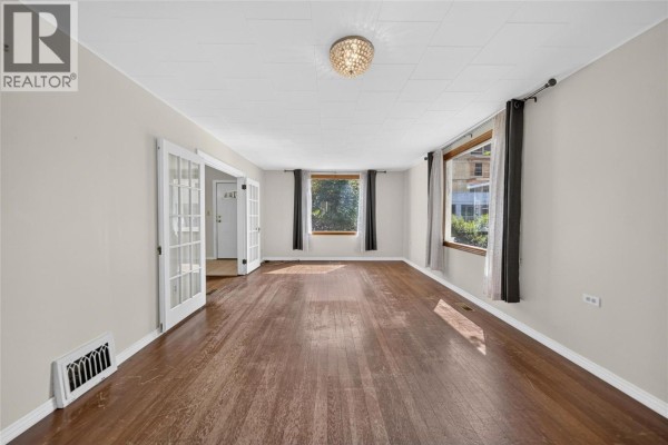 Living room - 691 3rd Avenue, Fernie, BC V0B1M0 Photo 5