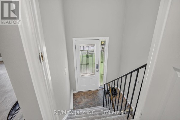 Primary Bedroom - 691 Attersley Drive, Oshawa, ON L1K1P9 Photo 3