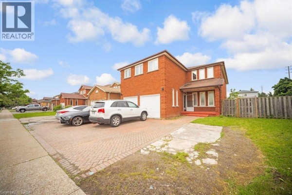 692 Huntington Ridge Drive, Mississauga, ON L5R1Z5 Photo 4