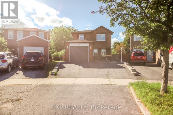 Kitchen - 692 Sultana Square, Pickering, ON L1V3Y3 Photo 3