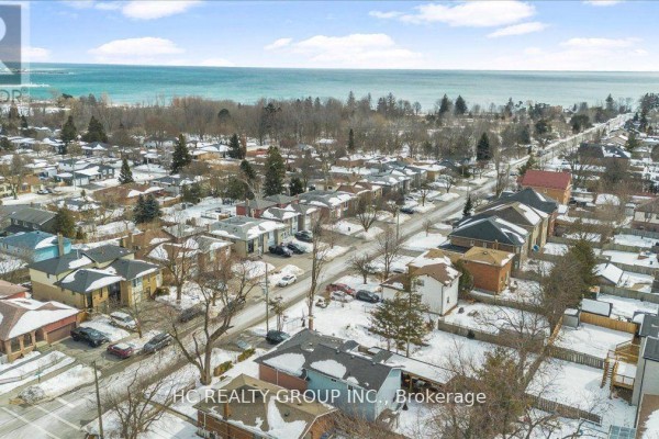 692 West Shore Boulevard, Pickering, ON, photo 2