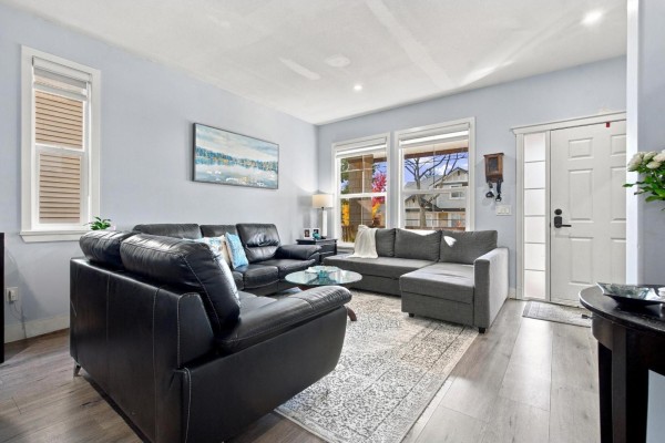 6926 190 Street, Surrey, BC V4N5P1 Photo 4