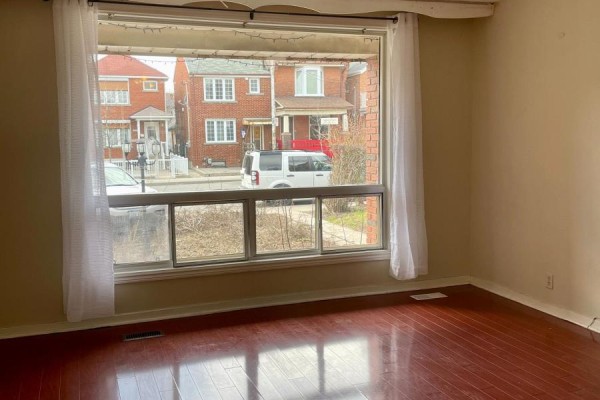 693 Ossington Avenue, Toronto, ON M6G3T6 Photo 4