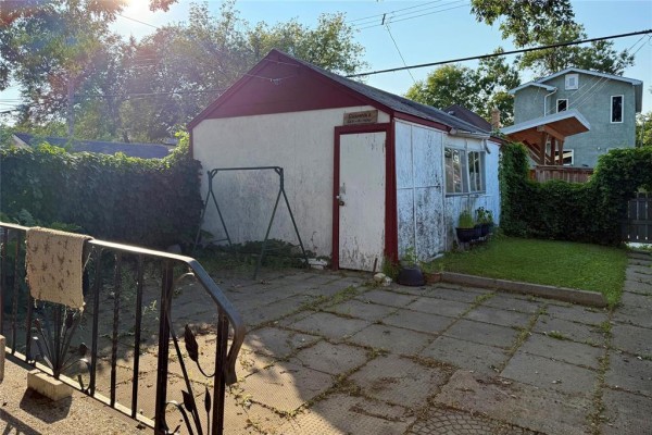 693 Walker Avenue, Winnipeg, MB R3L1C6 Photo 5