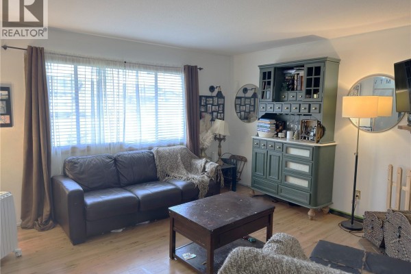 693 Wedgewood Cres, Parksville, BC, photo 2
