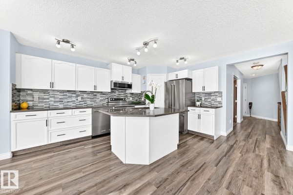 Den - 6936 Strom Ln Nw, Edmonton, AB T6R0J9 Photo 4