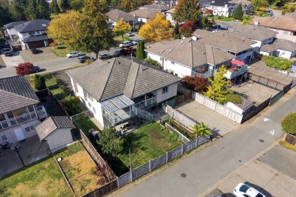 6938 127a Street, Surrey, BC V3W0V4 Photo 2