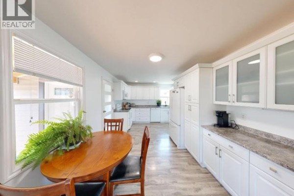 4pc Bathroom - 6938 Courtenay Street, Powell River, BC V8A1X7 Photo 5