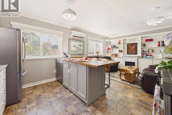 4pc Bathroom - 6941 Kamloops Street, Powell River, BC V8A1M3 Photo 5