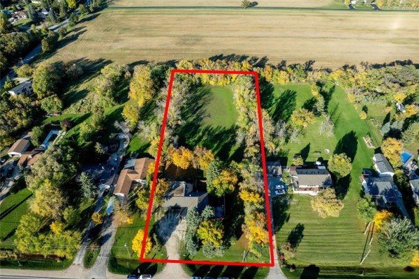 695 Hoddinott Road, East St Paul, MB R2E1B7 Photo 3