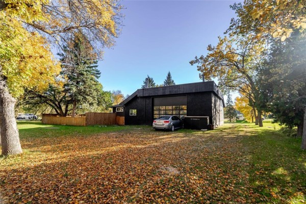 695 Hoddinott Road, East St Paul, MB R2E1B7 Photo 4