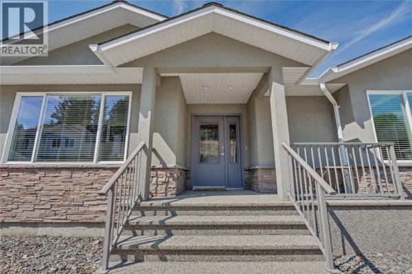 4pc Ensuite bath - 695 Pineview Road Unit# 131, Penticton, BC V2A7S8 Photo 4