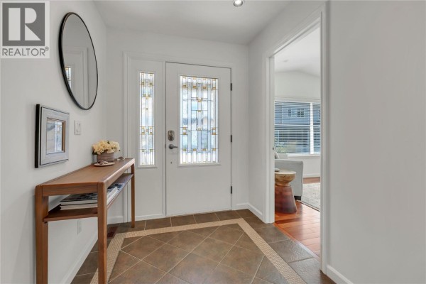 5pc Ensuite bath - 695 Pineview Road Unit# 131, Penticton, BC V2A7S8 Photo 5