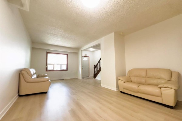 Primary Bedroom - 695 Toronto Street, Winnipeg, MB R3E1Z4 Photo 3