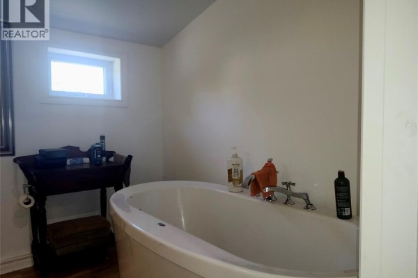 Bedroom - 696 Cameron Road, Dawn Euphemia, ON N0P1C0 Photo 4