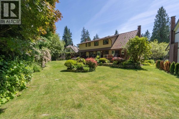 696 Wellington Place, North Vancouver, BC V7K3A1 Photo 3