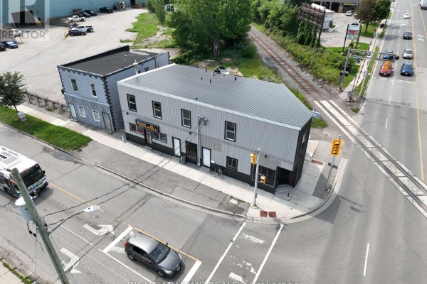 697 Hale Street, London East, ON N5W1J1 Photo 2