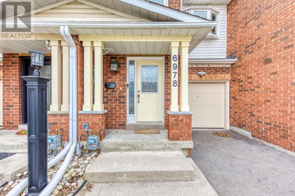 6978 Lisanne Court, Mississauga, ON L5N6Z7 Photo 2