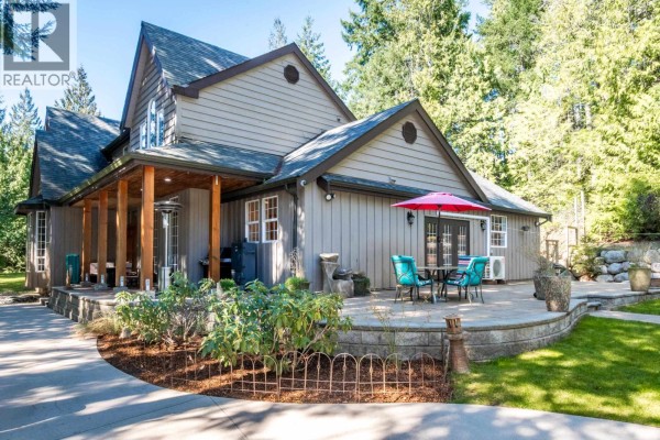 6979 Sechelt Inlet Road, Sechelt, BC V7Z0P1 Photo 4