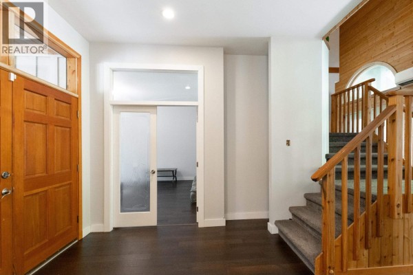 6979 Sechelt Inlet Road, Sechelt, BC V7Z0P1 Photo 5