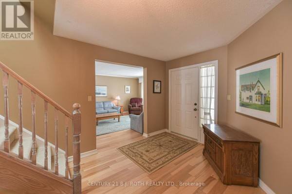 Bedroom 2 - 698 Broadview Avenue, Orillia, ON L3V6P3 Photo 2