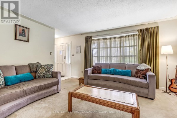 698 Chiddington Avenue, London South, ON N6C2W8 Photo 4