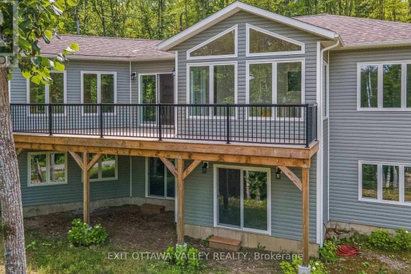 698 Mitchell Road, Madawaska Valley, ON K0J1B0 Photo 3