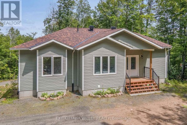 698 Mitchell Road, Madawaska Valley, ON K0J1B0 Photo 4