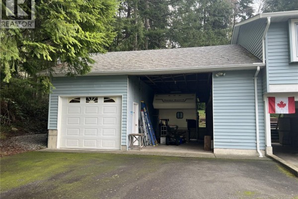 Family room - 698 Plaza Rd, Quadra Island, BC V0P1N0 Photo 3