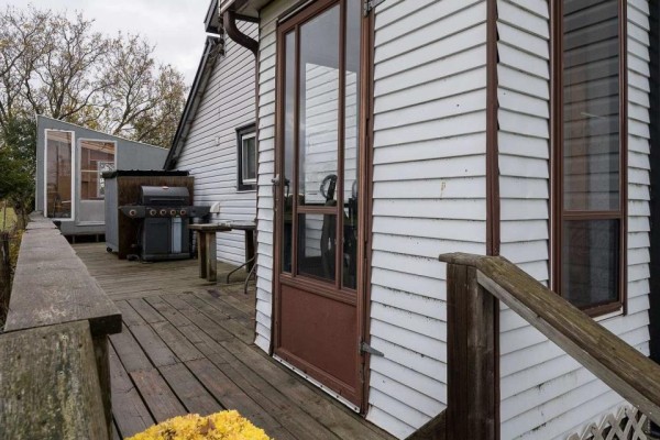 Laundry room - 6986 Old Highway 2, Tyendinaga, ON K0K3A0 Photo 4