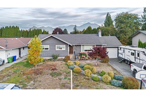 6992 Centennial Drive, Sardis East Vedder, Chilliwack