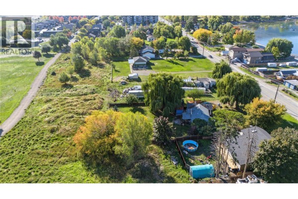 6999 Cummins Road, Vernon, BC V1H1M9 Photo 3