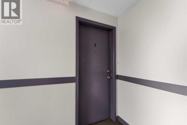 Bedroom - 7, 512 Mccutcheon Drive Nw, Medicine Hat, AB T1A6X7 Photo 5