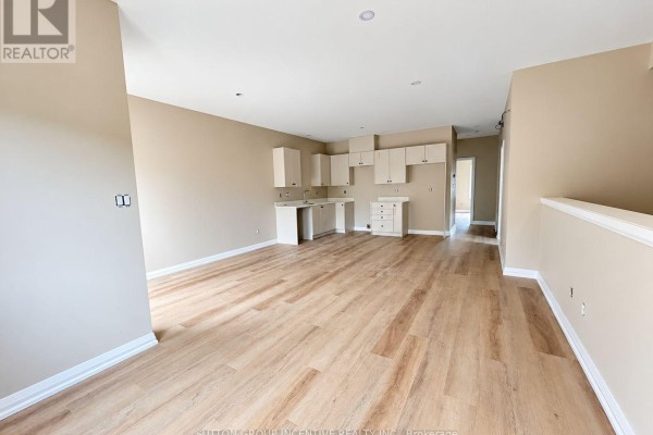 7 - 1 Riverdale Drive, Wasaga Beach, ON L9Z1E9 Photo 5