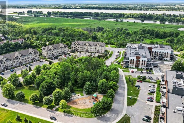 7 - 10 Prestige Circle, Ottawa, ON, photo 2