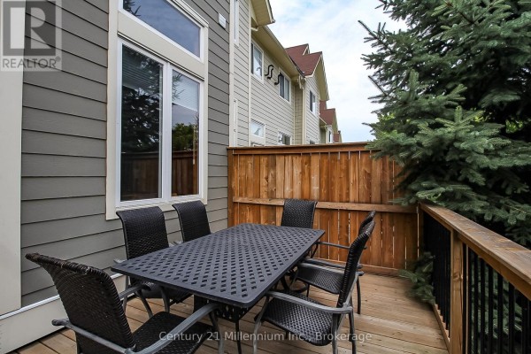 7 - 104 Farm Gate Road, Blue Mountains, ON L9Y0L7 Photo 5