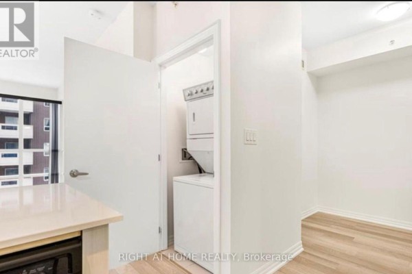 607 - 111 Worsley Street, Barrie, ON L4M5R5 Photo 3