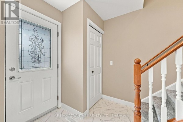 Dining room - 7 - 122 Sherwood Forest Square, London North, ON N6G5G8 Photo 3