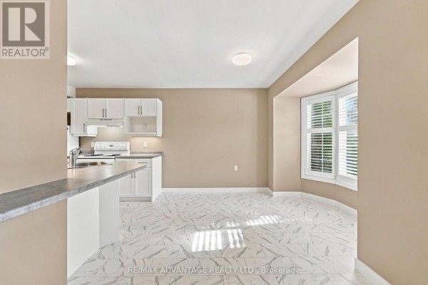 Kitchen - 7 - 122 Sherwood Forest Square, London North, ON N6G5G8 Photo 4