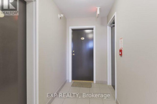 7 - 129 Isaac Devins Boulevard, Toronto, ON M9M0C4 Photo 5