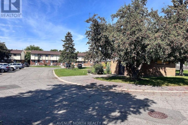 7 - 1370 Foxwell Street, Ottawa, ON K1B5J2 Photo 3