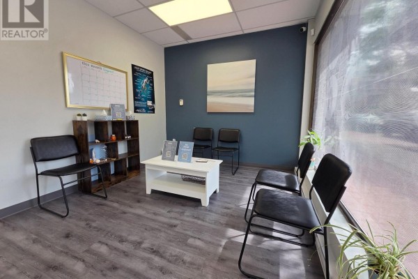 7 - 209 Dundas Street E, Whitby, ON L1N4C9 Photo 5