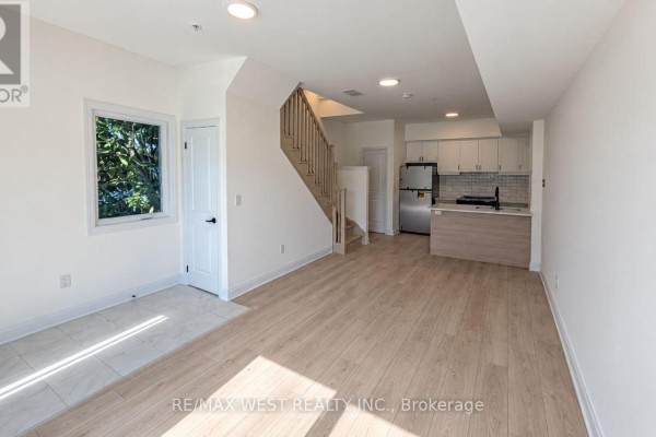 7 - 521 Big Bay Point Road, Barrie, ON L4N3Z6 Photo 2