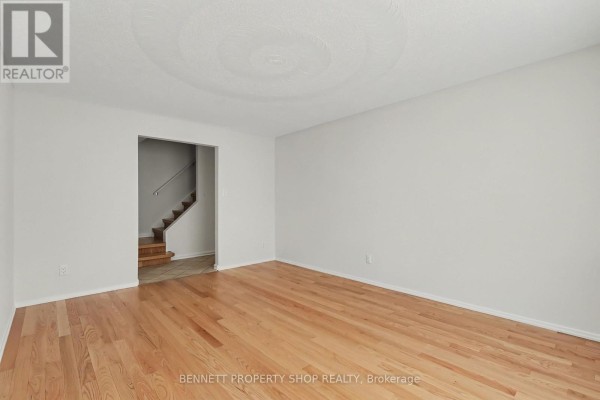 Family room - 7 - 639 Morin Street, Ottawa, ON K1K3G8 Photo 4